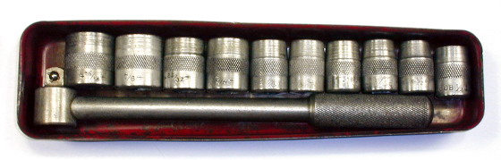 [Bob Cat G-11 1/2-Drive Socket Set]