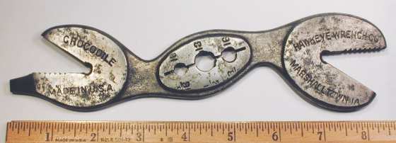 [Hawkeye Wrench Crocodile 8 Inch Alligator Wrench]