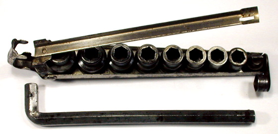 [Indestro No. 19 Socket Set Showing Movement of Pieces]