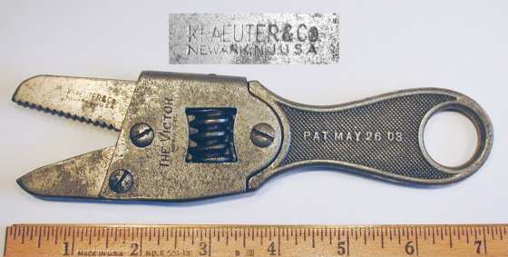 [Kraeuter Victor Adjustable Alligator Wrench]