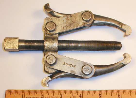 [OTC No. 1001 Two-Arm Reversible Gear Puller]