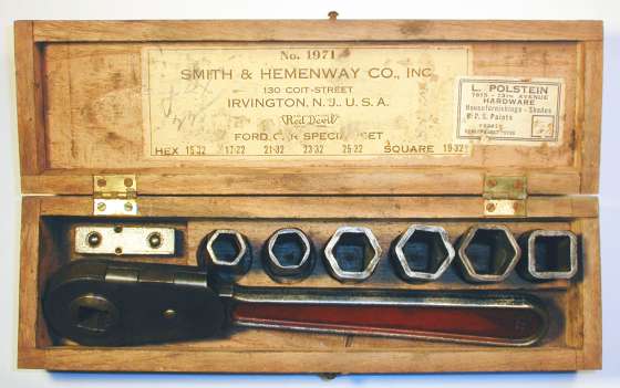 [Smith & Hemenway No. 1971 Pressed-Steel Socket Set]